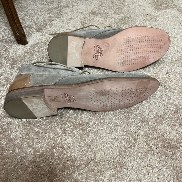 Men’s gray Chukkas - Picture 2 of 7